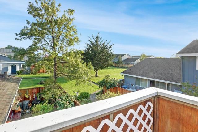988 S Arnold Way, Half Moon Bay CA: https://media.crmls.org/mediaz/fd96e460-11d4-4906-9b28-0e1f55b1107f.jpg