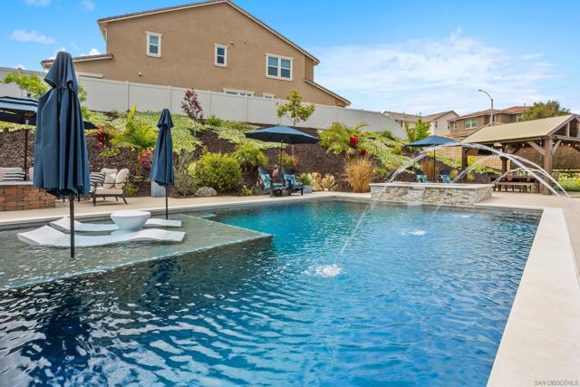 303 Ventasso Way, Fallbrook CA: https://media.crmls.org/mediaz/fd97a9bb-962c-4b57-a103-79724c88cd0e.jpg