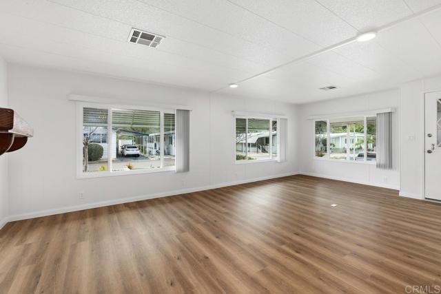 Detail Gallery Image 4 of 44 For 7467 Mission Gorge Rd Spc 10,  Santee,  CA 92071 - 2 Beds | 2 Baths