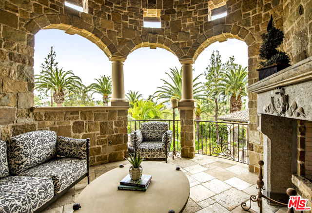 427 La Marina Drive, Camarillo CA: https://media.crmls.org/mediaz/fd97c77f-7441-4555-b8c5-4e6079b7ebae.jpg