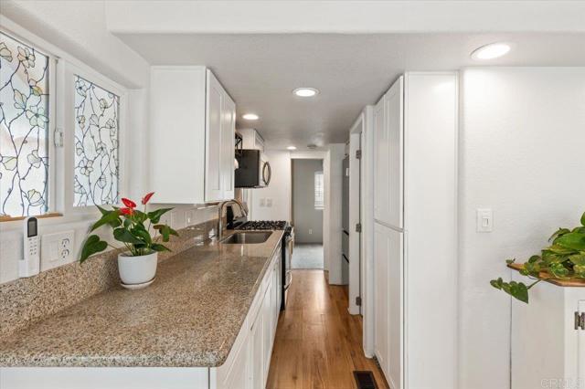 Detail Gallery Image 13 of 35 For 1624 N Coast Highway 101 #12,  Encinitas,  CA 92024 - 2 Beds | 1 Baths