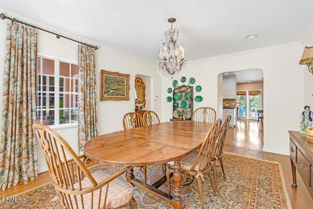110 Glen Summer Road, Pasadena CA: https://media.crmls.org/mediaz/fd99aba2-1790-4bde-ae01-b94f3521c2ef.jpg