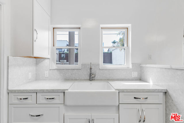 1557 S Genesee Avenue, Los Angeles CA: https://media.crmls.org/mediaz/fd99e600-6ca4-45aa-8f69-80113aac2045.jpg
