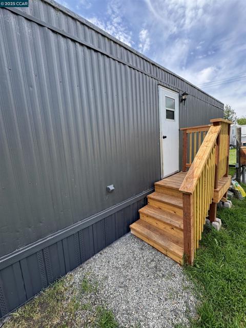 3505 Gateway Rd, Bethel Island CA: https://media.crmls.org/mediaz/fd9a0c64-3df5-4e1b-ae67-0cea2849ba34.jpg
