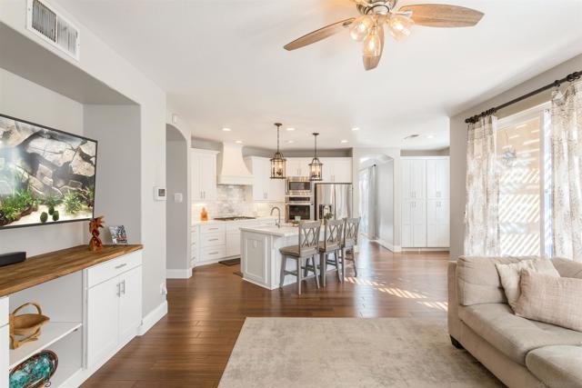 Image 9 of 41 For 45948 Via La Colorada