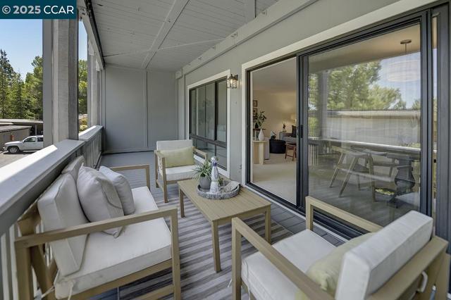 1224 Singingwood Ct, Walnut Creek CA: https://media.crmls.org/mediaz/fd9af85d-135c-42ac-8c4c-b883dd8afcab.jpg