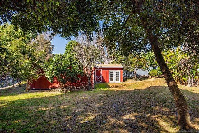 661 Union, Encinitas CA: https://media.crmls.org/mediaz/fd9b029a-e00b-4af4-aada-492b6dda0e18.jpg