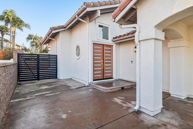 664 Crescent Dr, Chula Vista CA: https://media.crmls.org/mediaz/fd9b03d9-c958-47bc-a3b3-4b72d5065573.jpg