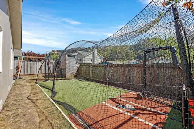 1324 Linda Mar Boulevard, Pacifica CA: https://media.crmls.org/mediaz/fd9b259d-4b26-4169-9b25-7ab1c3a8a049.jpg