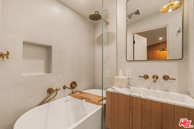 737 Halliday Avenue, Los Angeles CA: https://media.crmls.org/mediaz/fd9bc887-9e97-4b60-a56d-15d8b3856f17.jpg