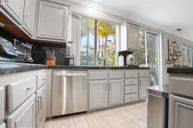 29487 Georgetown Ln, Temecula CA: https://media.crmls.org/mediaz/fd9c807e-0fb8-4cad-b70a-60da9cf4af55.jpg