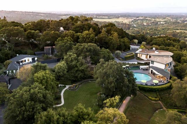 835 La Honda Road, Woodside CA: https://media.crmls.org/mediaz/fd9cd4a6-5922-4653-81c5-a450cb0aa7ae.jpg