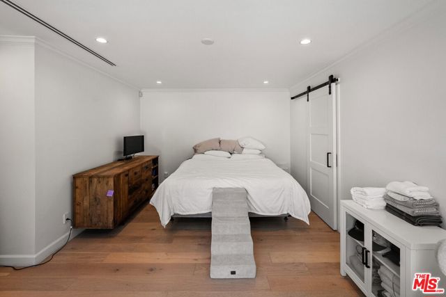 1839 Preuss Road, Los Angeles CA: https://media.crmls.org/mediaz/fd9ce0d2-deb0-4b18-aa47-8bcc2ff9da5a.jpg
