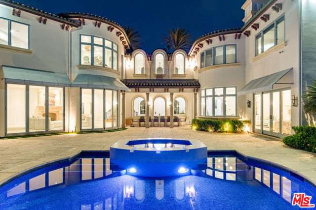31272 Broad Beach Road, Malibu CA: https://media.crmls.org/mediaz/fd9e51a9-e0f1-45a5-a602-516ed5f2d262.jpg