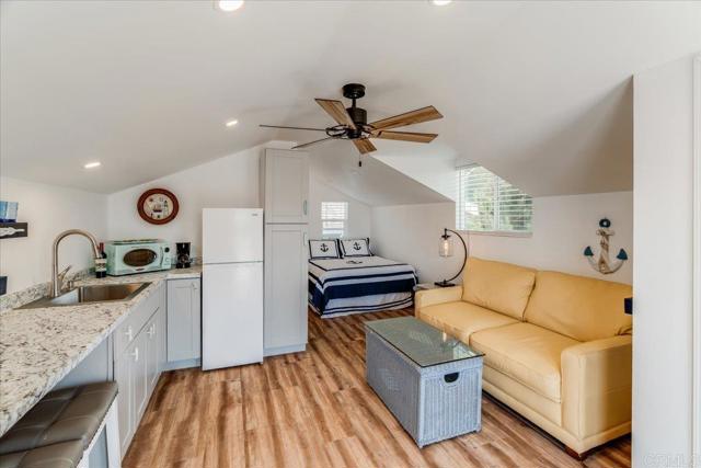 1354 Lazy Lane, Oceano CA: https://media.crmls.org/mediaz/fd9ef844-2885-4052-bbf4-c046928f32d8.jpg