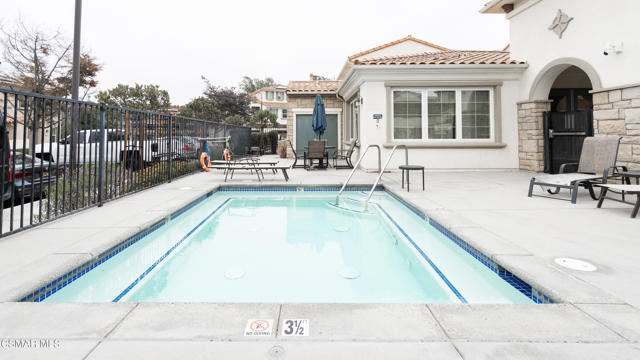 5057 Robles Street, Camarillo CA: https://media.crmls.org/mediaz/fd9f62fd-7854-4065-8657-9f66f2b2398b.jpg