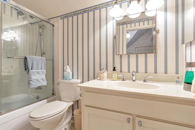 736 Tunbridge Rd, Danville CA: https://media.crmls.org/mediaz/fd9fe791-9604-4442-8d7a-5f6139d468ae.jpg
