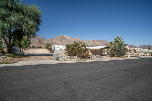 77643 Temecula, La Quinta CA: https://media.crmls.org/mediaz/fda0115f-049f-40e7-a500-6d96179e9806.jpg