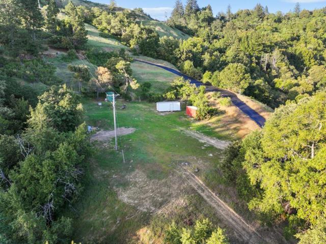 21006 Bear Creek Road, Los Gatos CA: https://media.crmls.org/mediaz/fda147fa-77a0-4b4e-aef1-1a7a4a30d630.jpg