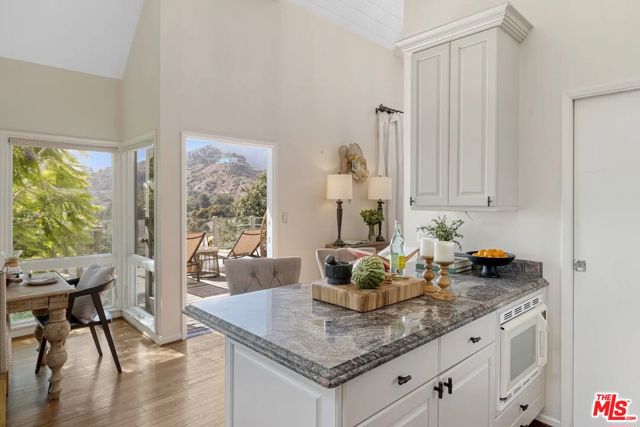 3625 Serra Road, Malibu CA: https://media.crmls.org/mediaz/fda1d498-6d6d-4ddd-a705-37a23fd7f476.jpg