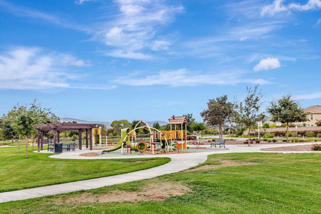 7832 Cobblestone Court, Gilroy CA: https://media.crmls.org/mediaz/fda27d59-ed14-48d9-8b3d-f1c08a9ef9a3.jpg