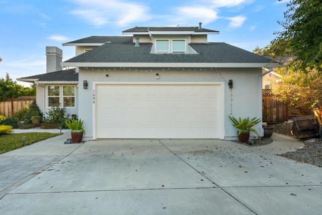 1090 Los Altos Drive, Hollister CA: https://media.crmls.org/mediaz/fda455b0-ecfd-4a39-bcbd-3ac711cdd2c1.jpg