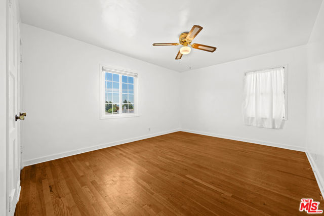 2333 Warwick Avenue, Los Angeles CA: https://media.crmls.org/mediaz/fda463d6-b628-4d28-90db-660b55feed09.jpg