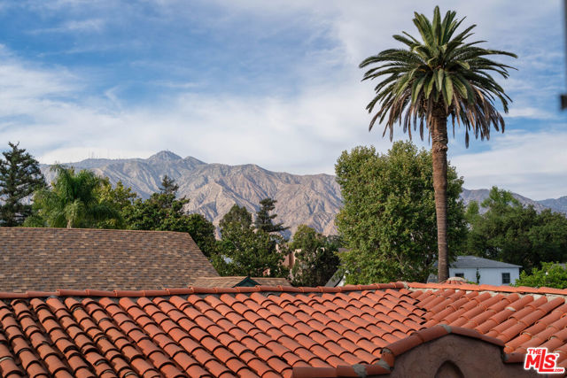 333 Virginia Avenue, Pasadena CA: https://media.crmls.org/mediaz/fda46a4a-661f-4fa1-a754-83a30155cdae.jpg