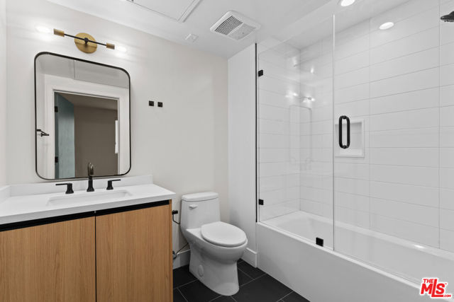 5832 Virginia Avenue, Los Angeles CA: https://media.crmls.org/mediaz/fda49baf-3c7c-4796-b9df-3a86ee52000e.jpg
