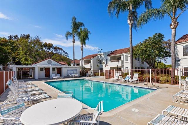 13330 Caminito Ciera, San Diego CA: https://media.crmls.org/mediaz/fda49e37-2367-4409-b68a-fdbd91731139.jpg