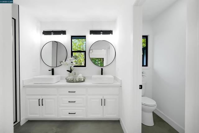 27 Briarwood Ct, Brentwood CA: https://media.crmls.org/mediaz/fda49fc5-0702-46a1-936e-8a1b2a659311.jpg