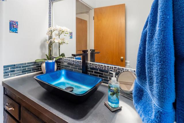 4670 Eggers Dr, Fremont CA: https://media.crmls.org/mediaz/fda4d474-2f70-4328-ad6d-229e346aaaca.jpg