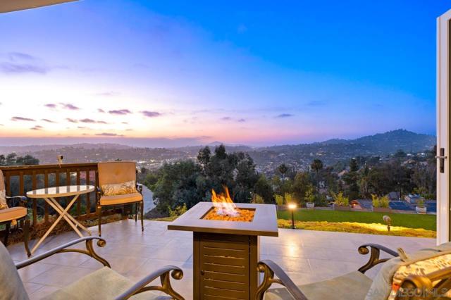 9420 Crest Drive, Spring Valley CA: https://media.crmls.org/mediaz/fda4ef99-29d8-4389-85aa-29981ed754e5.jpg