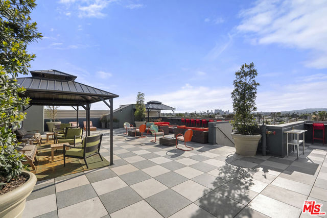 7428 Santa Monica Boulevard, 301 photo 24