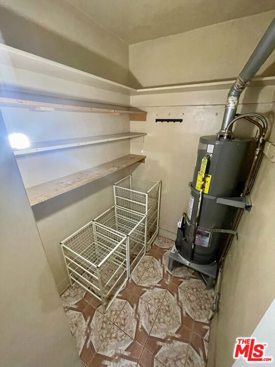 737 N HARVARD Boulevard, Los Angeles CA: https://media.crmls.org/mediaz/fda5c078-d2e4-4122-b83b-3d6f76fbe39a.jpg