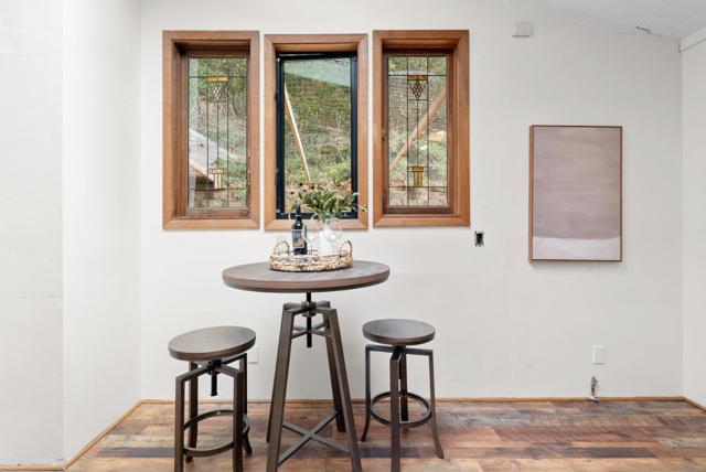 530 Flume Road, Aptos CA: https://media.crmls.org/mediaz/fda5ec25-772f-476e-834c-d39520a5bdd8.jpg