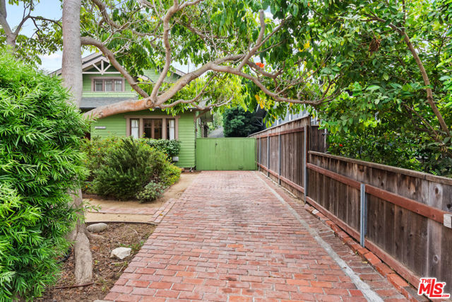 720 Strand Street photo 5