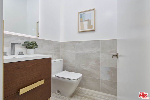 4338 Huntley Avenue, Culver City CA: https://media.crmls.org/mediaz/fda65ce4-5187-472b-9d5c-a8ee4614673f.jpg