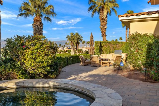 704 Mission Creek Drive, Palm Desert CA: https://media.crmls.org/mediaz/fda7945a-96ed-429b-884b-5367e572fbe7.jpg
