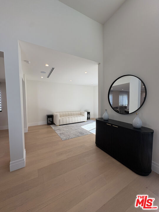 10520 Ashton Avenue, Los Angeles CA: https://media.crmls.org/mediaz/fda7ecf1-e311-4195-b8a2-f1cf5bb7d38c.jpg