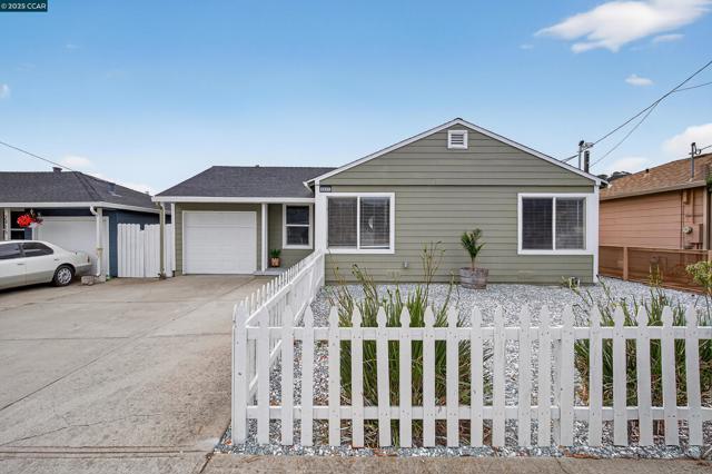 2921 Rollingwood Dr, San Pablo CA: https://media.crmls.org/mediaz/fda7f674-181d-4d61-839e-c22d3e9d2ce6.jpg