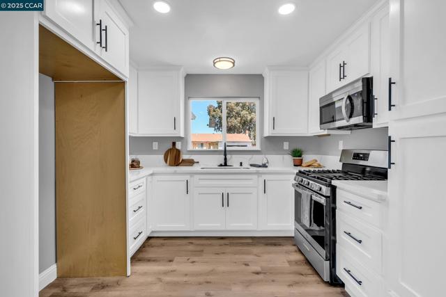 1330 Aster Dr, Antioch CA: https://media.crmls.org/mediaz/fda83836-5e28-4071-96f0-1d4a287f23d5.jpg