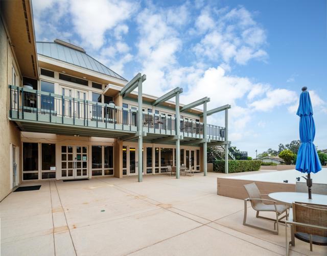 5719 Caminito Norte, La Jolla CA: https://media.crmls.org/mediaz/fdac3394-ab27-44e5-b3ba-56c4ebf68135.jpg