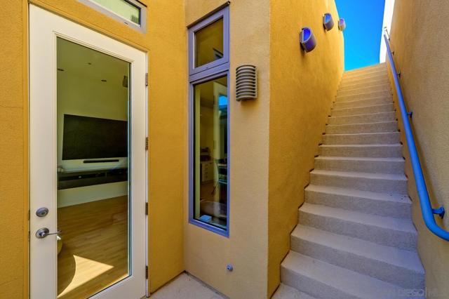 465 S Cleveland St, Oceanside CA: https://media.crmls.org/mediaz/fdac9abf-3ec5-4f2d-96ec-776ea3519ff9.jpg