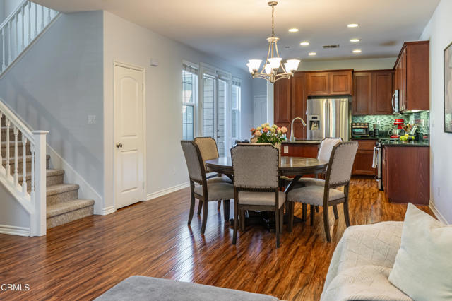 Detail Gallery Image 14 of 31 For 8228 Silver Cir, Ventura,  CA 93004 - 3 Beds | 2/1 Baths