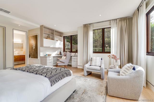 8070 La Jolla Scenic Dr N, La Jolla CA: https://media.crmls.org/mediaz/fdad63f8-d6b1-4173-b18c-93603ff50554.jpg