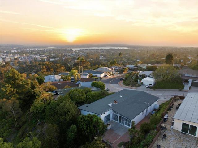 4985 Pacifica, San Diego CA: https://media.crmls.org/mediaz/fdadcc6b-740d-4cfc-8088-669f102d7077.jpg
