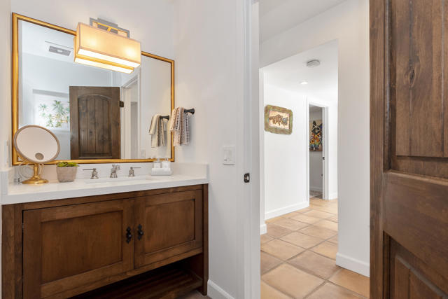 020_Powder Room