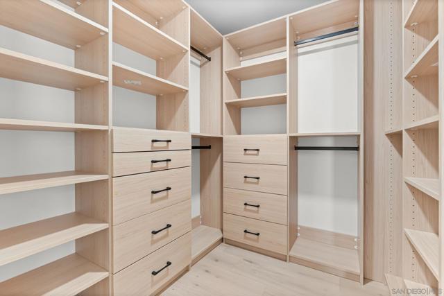 4414 Piedmont Dr, San Diego CA: https://media.crmls.org/mediaz/fdaeae30-6ff6-47ba-bfcc-264649e537ba.jpg