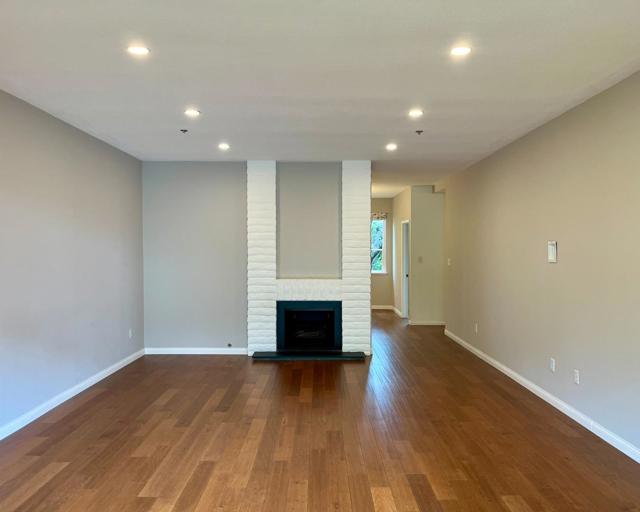 525 Almer Road, Burlingame CA: https://media.crmls.org/mediaz/fdaed21d-9806-41ac-9ea2-a93fa85a79bb.jpg